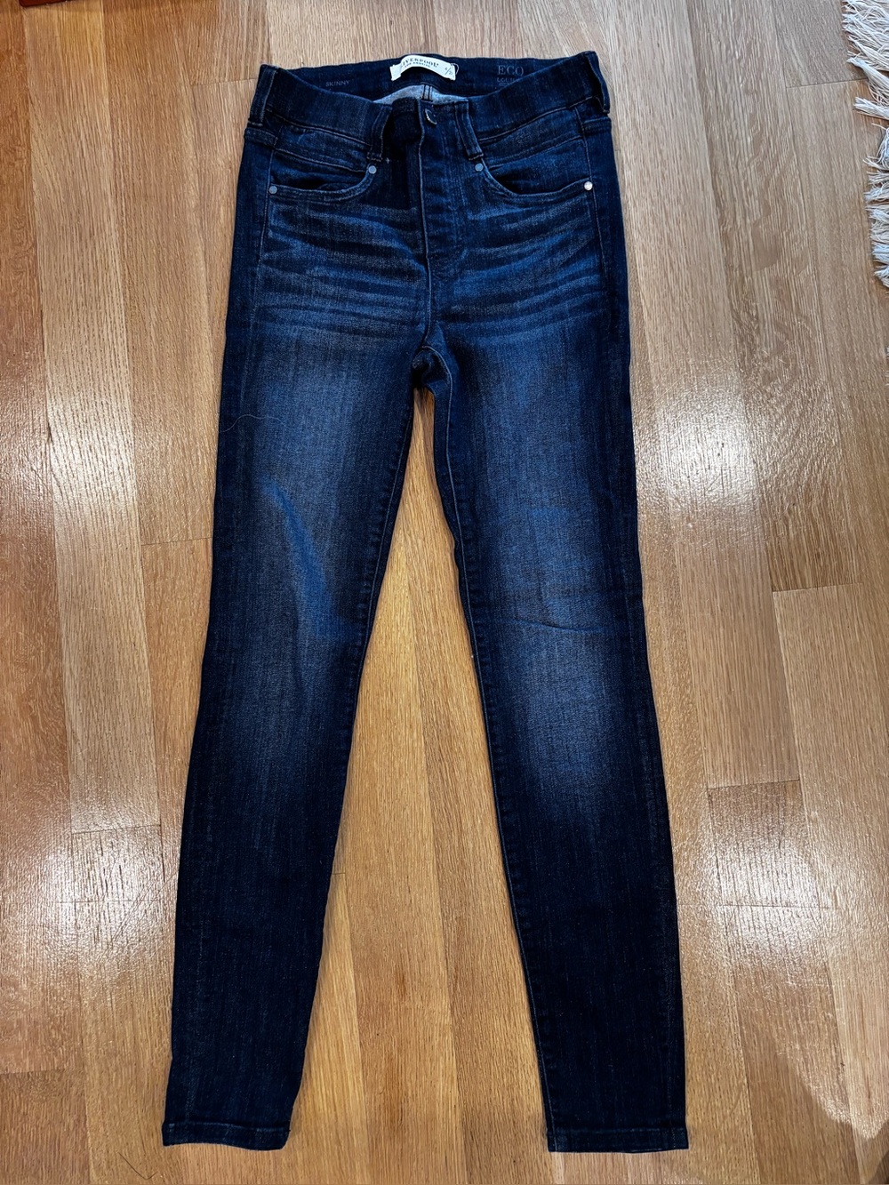 Dark Wash Women's Skinny Jeans pull on no zipper